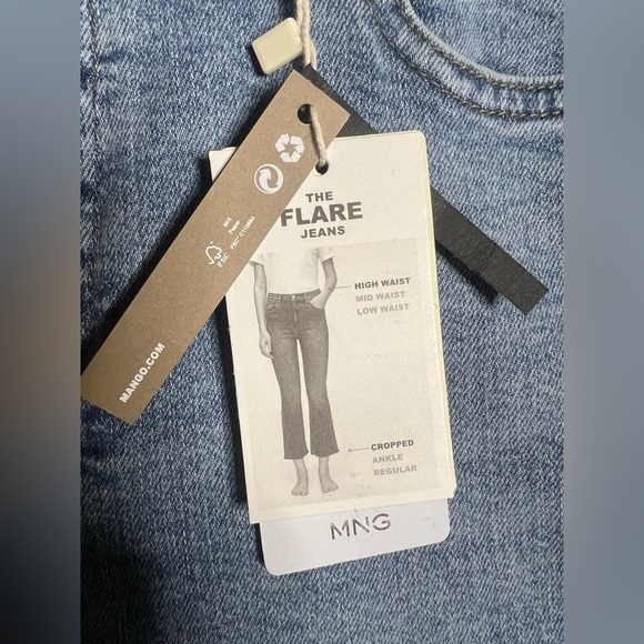 MANGO SIENNA FLARED CROPPED JEANS.  Size 10
NWT - Picture 11 of 11